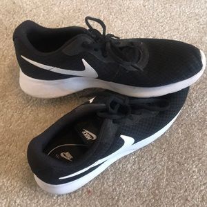 Nike men’s size 10